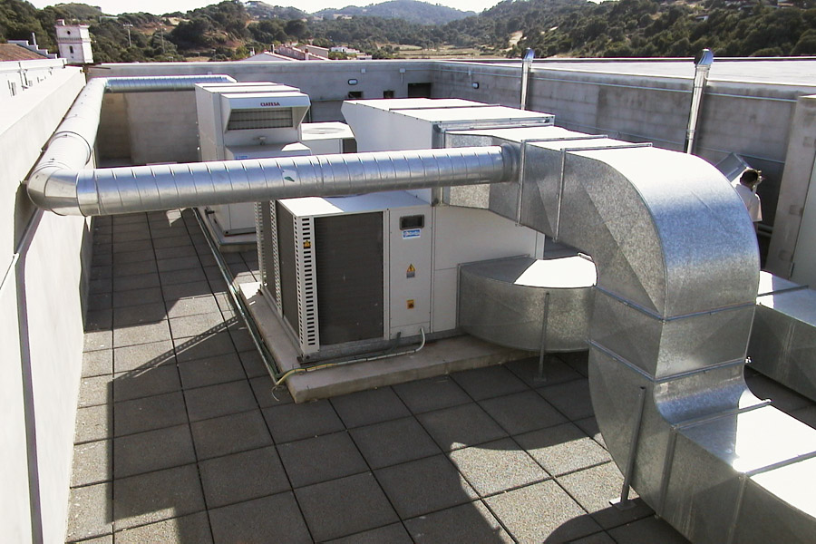 aire-acondicionado-centre-polivalent-mercadal-menorca